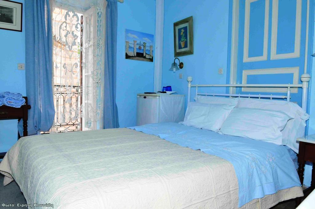 Aeginitiko Archontiko Apartman Aegina Szoba fotó